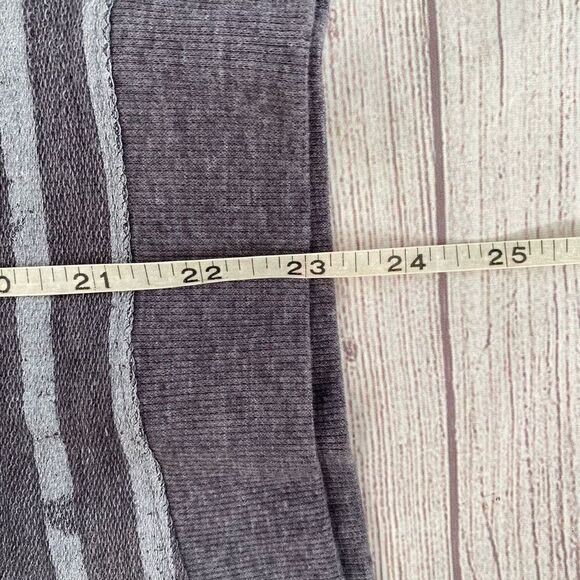 Silverwear Longsleeve angle cut top striped w/distressed pattern sz M - Picture 13 of 13